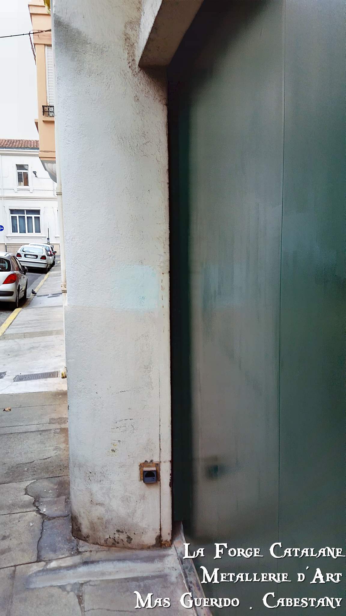 porte garage tole pleine coulissante La Forge Catalane (2).jpg